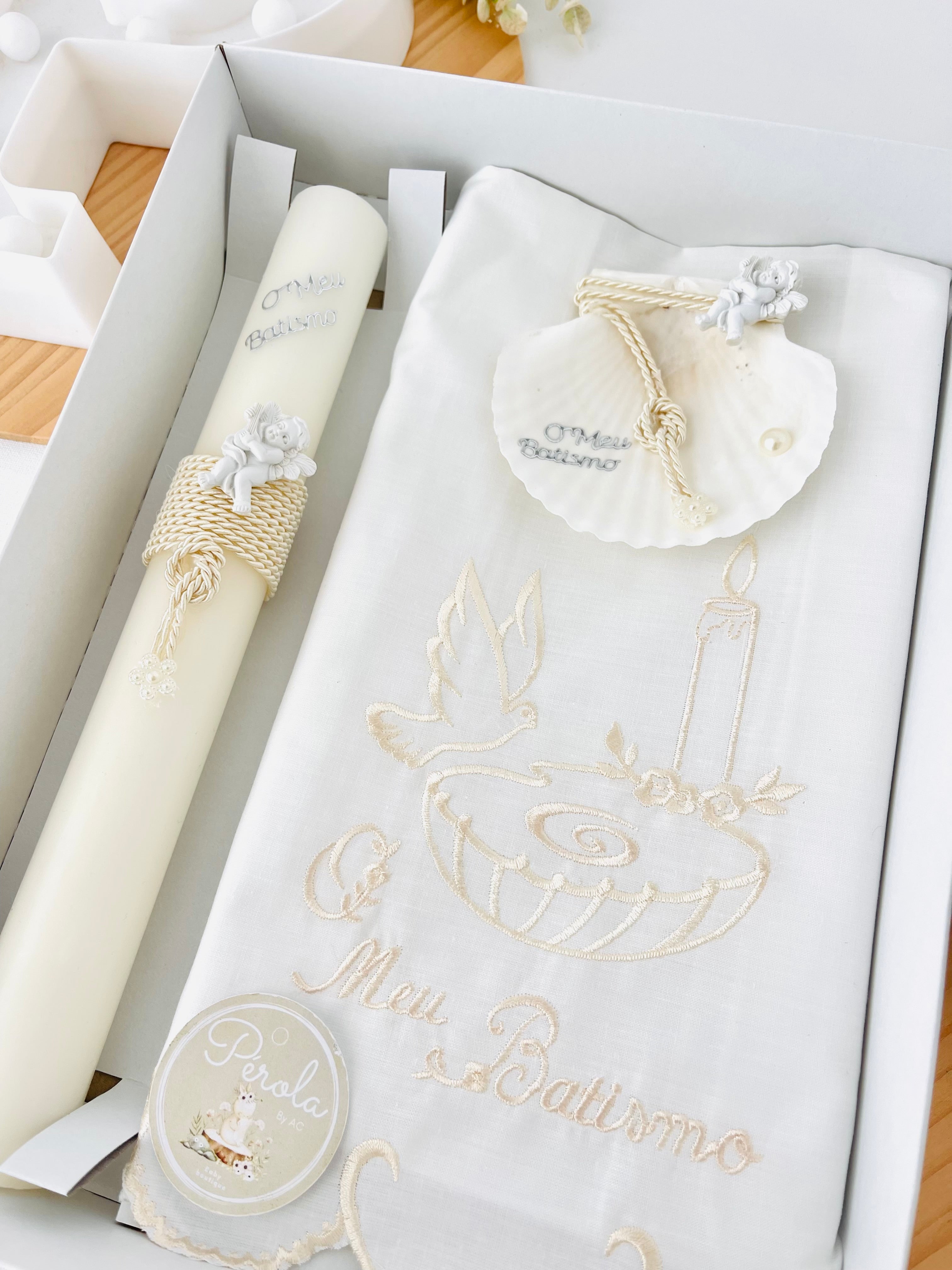 Conjunto para Batizado: vela, toalha e concha Batizado Pomba