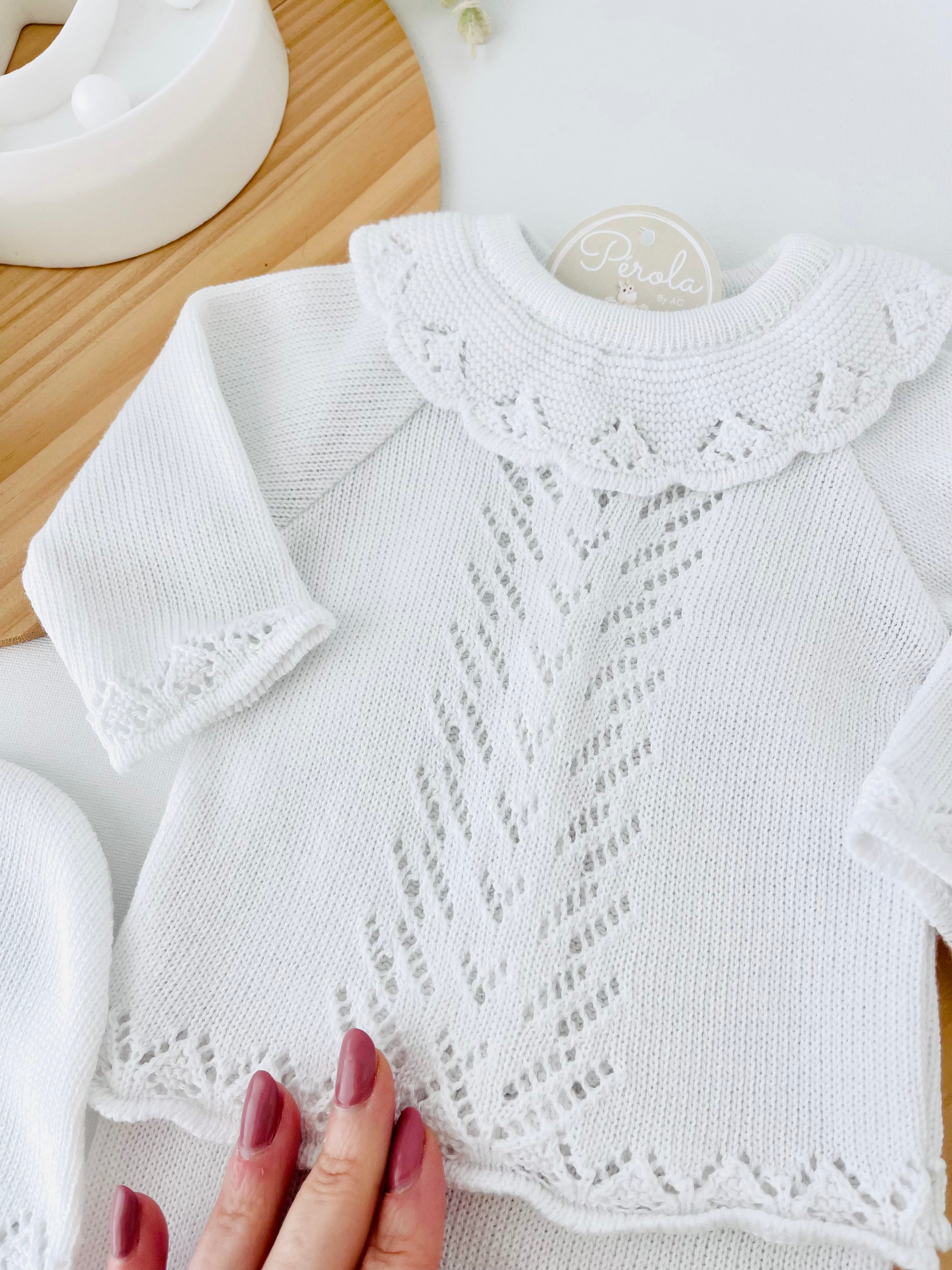 Conjunto malha com golinha: camisola, calças e touca