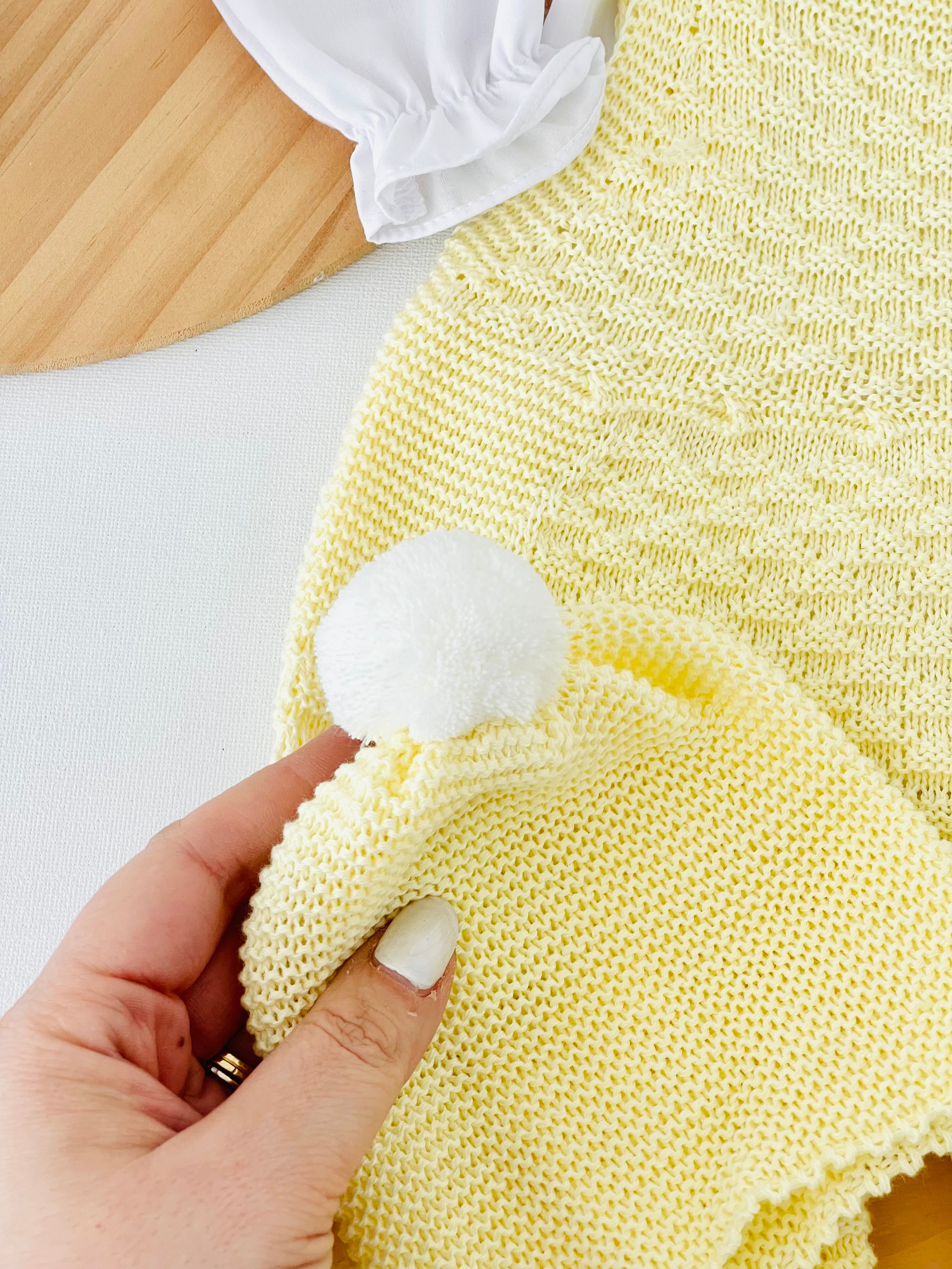 Saída de maternidade Amarelo : jardineiras, BLUSA e gorro 100% algodão Primavera/Verão