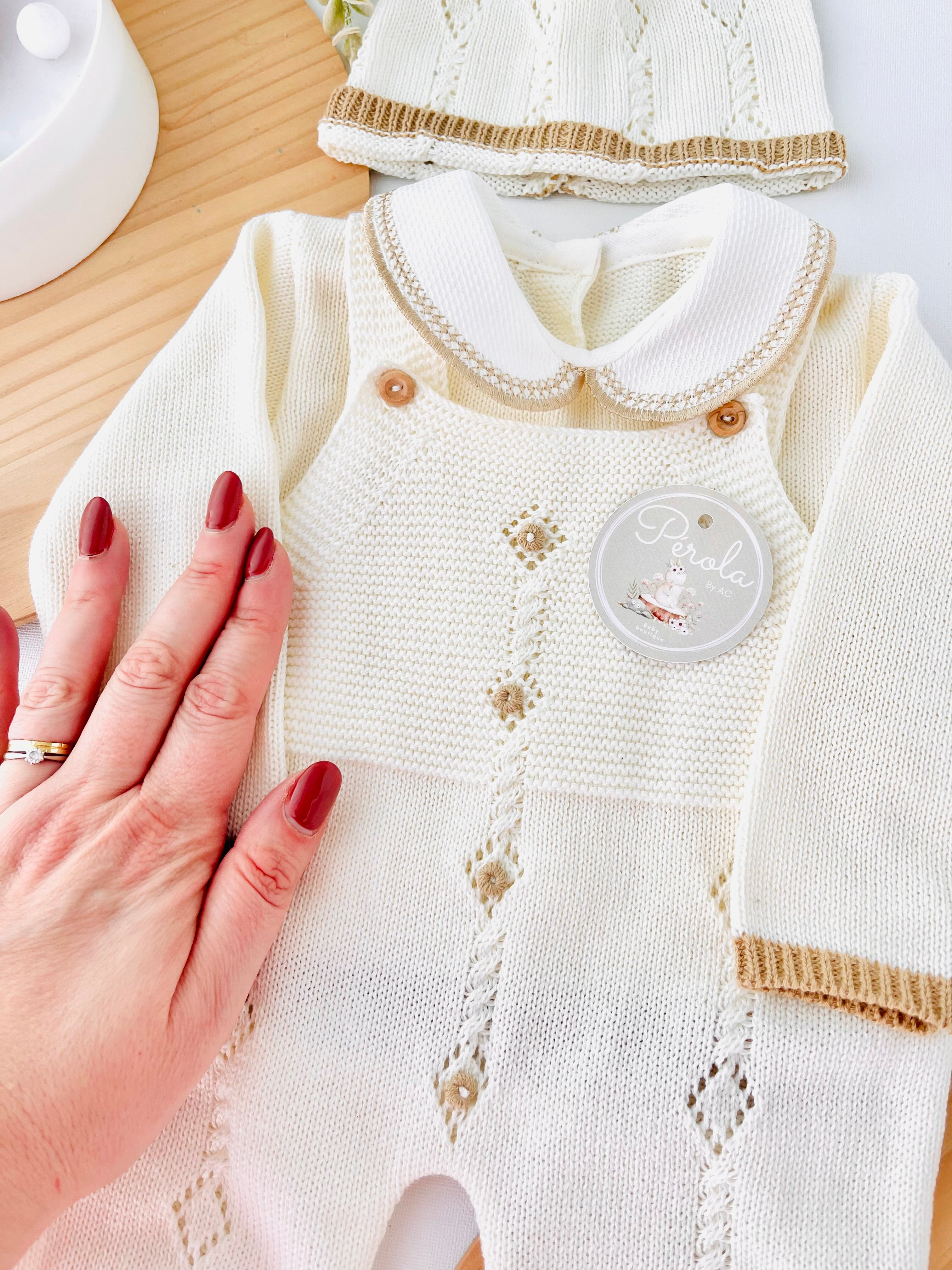 Saída de maternidade algodão doce: jardineiras, camisola e gorro - 100% algodão