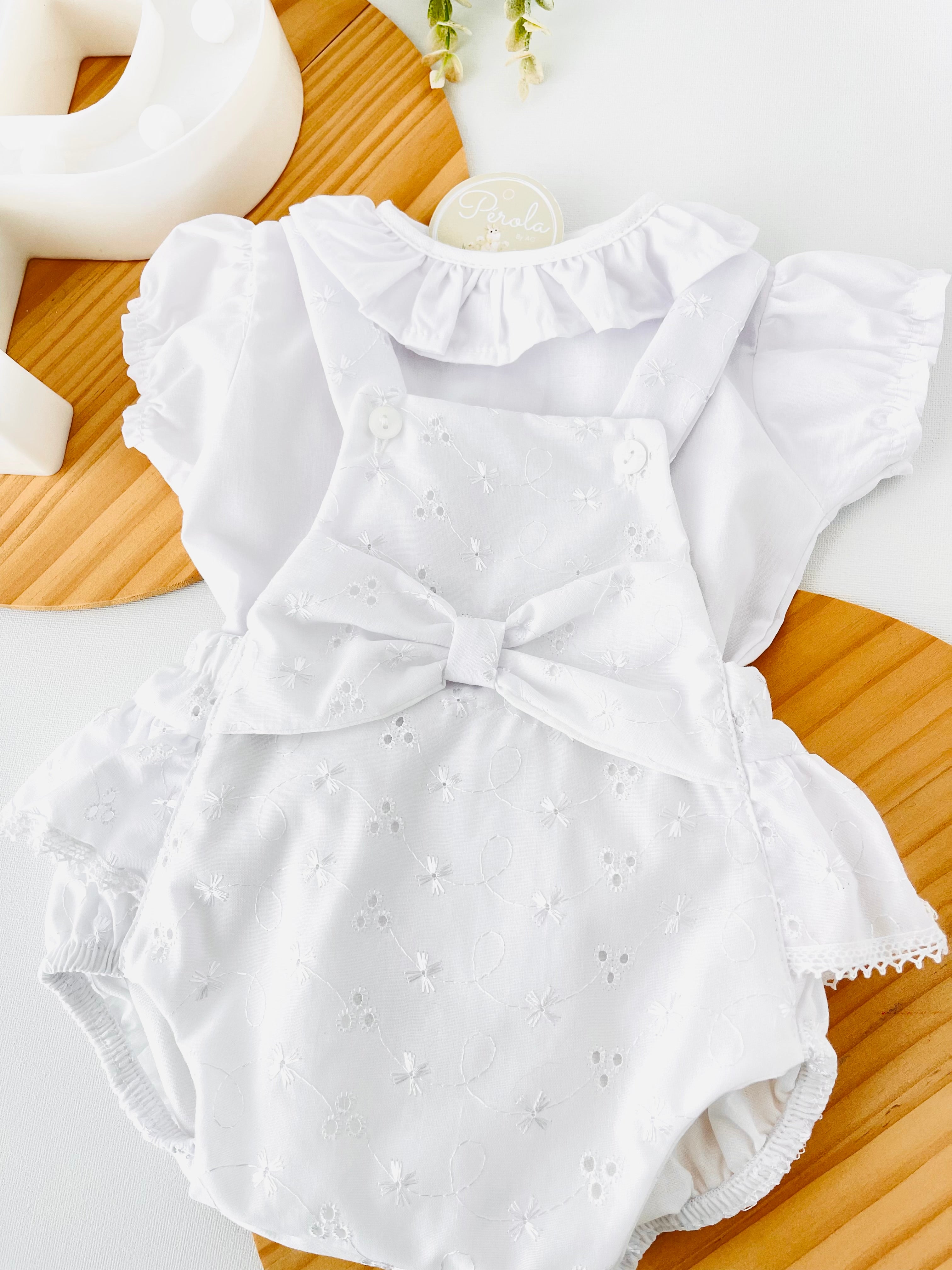 Conjunto bordado branco : Fofo e blusa