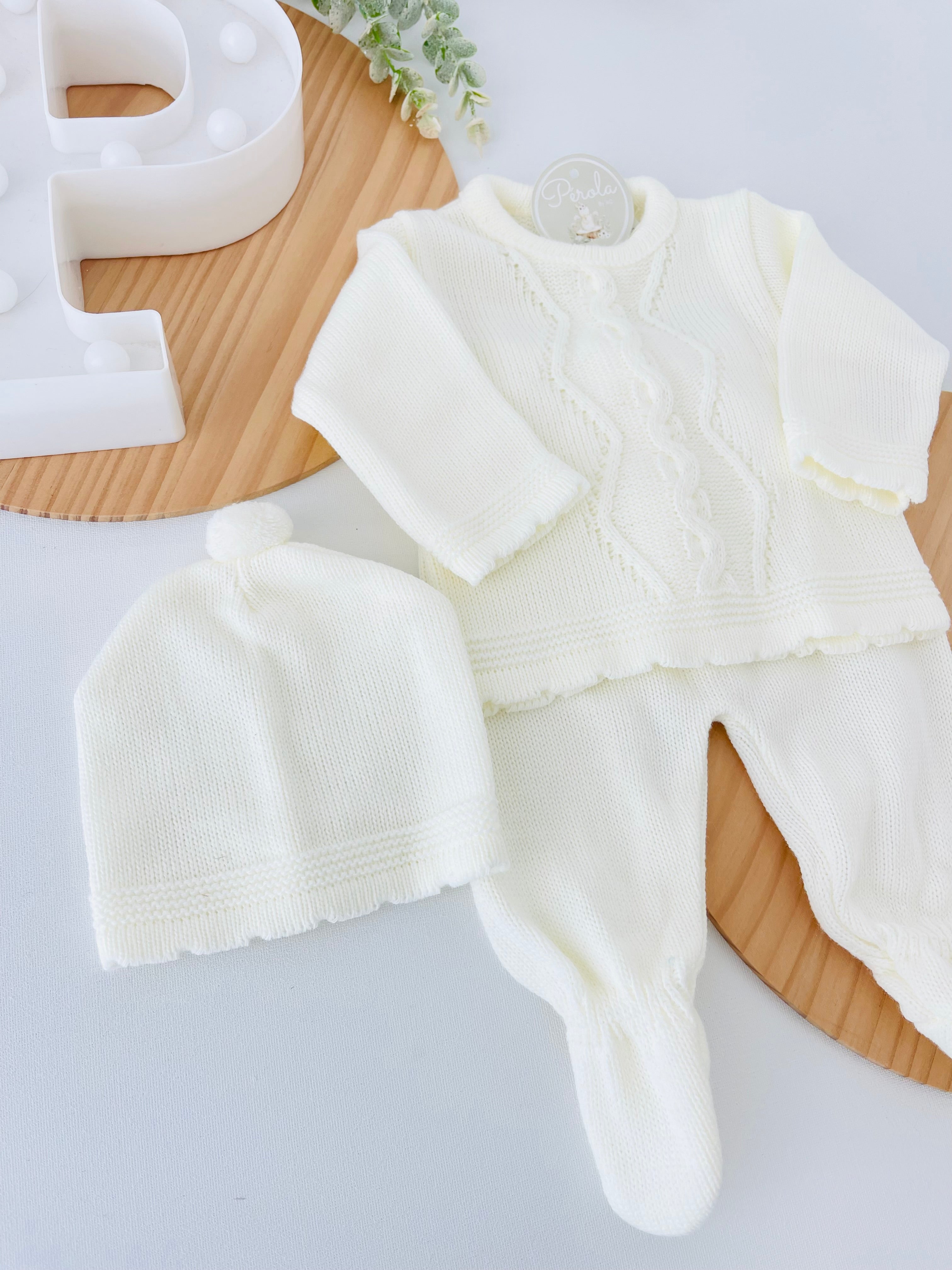 Conjunto malha trança : camisola, calças e gorro