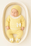 Conjunto rendinha amarelo: camisola, calças e touca
