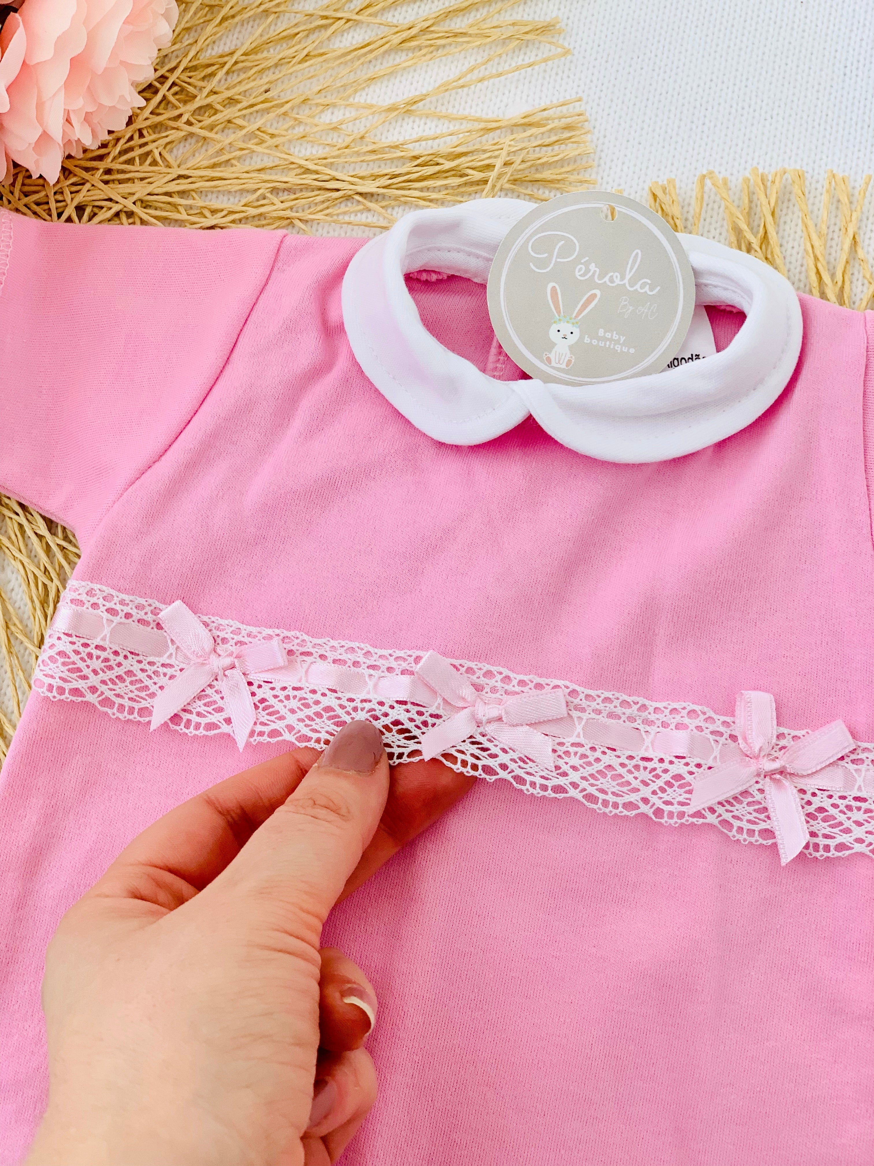 Macacão lacinhos manga curta e sem perna