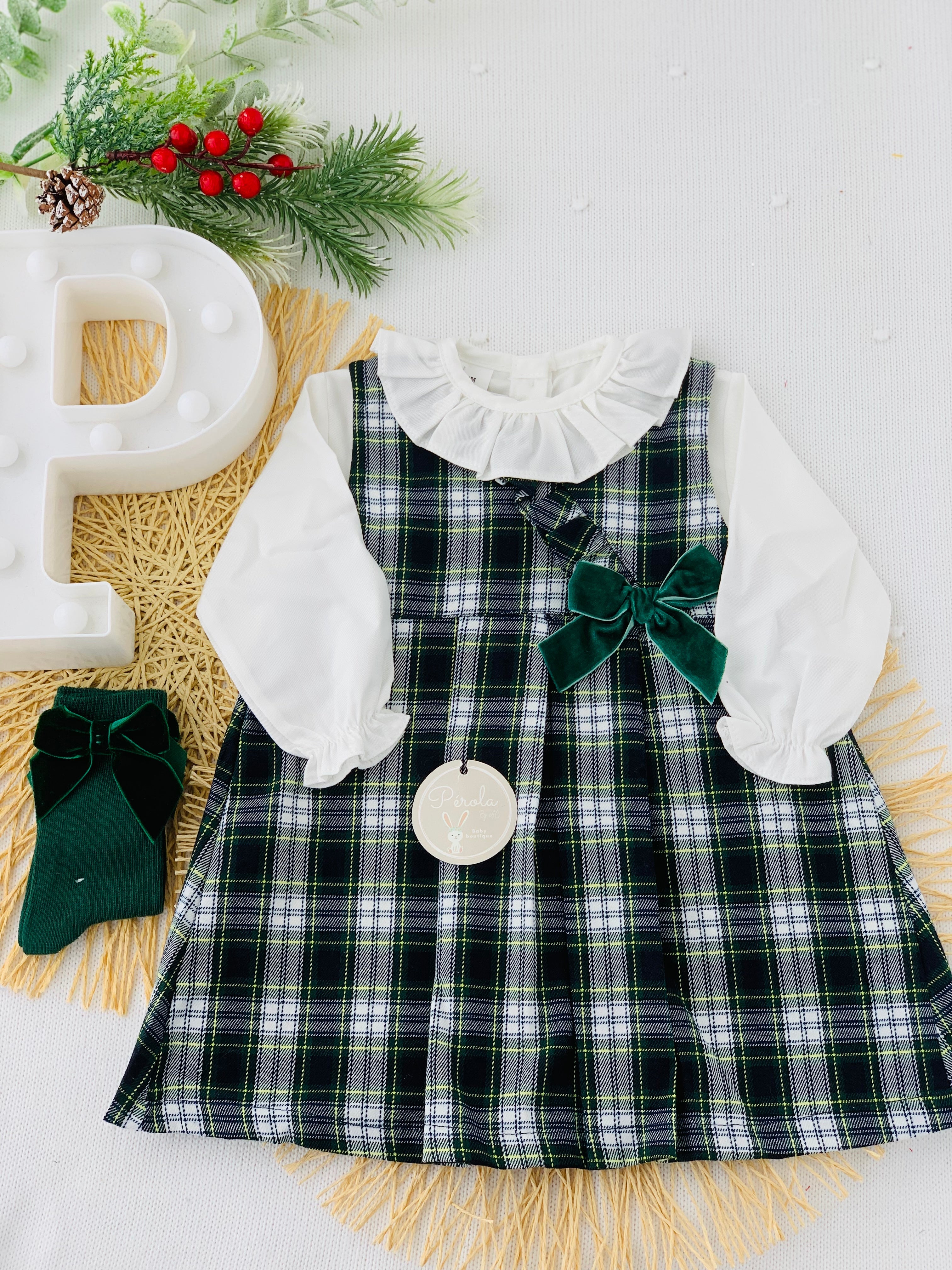 Vestido e blusa xadrez com laço em veludo