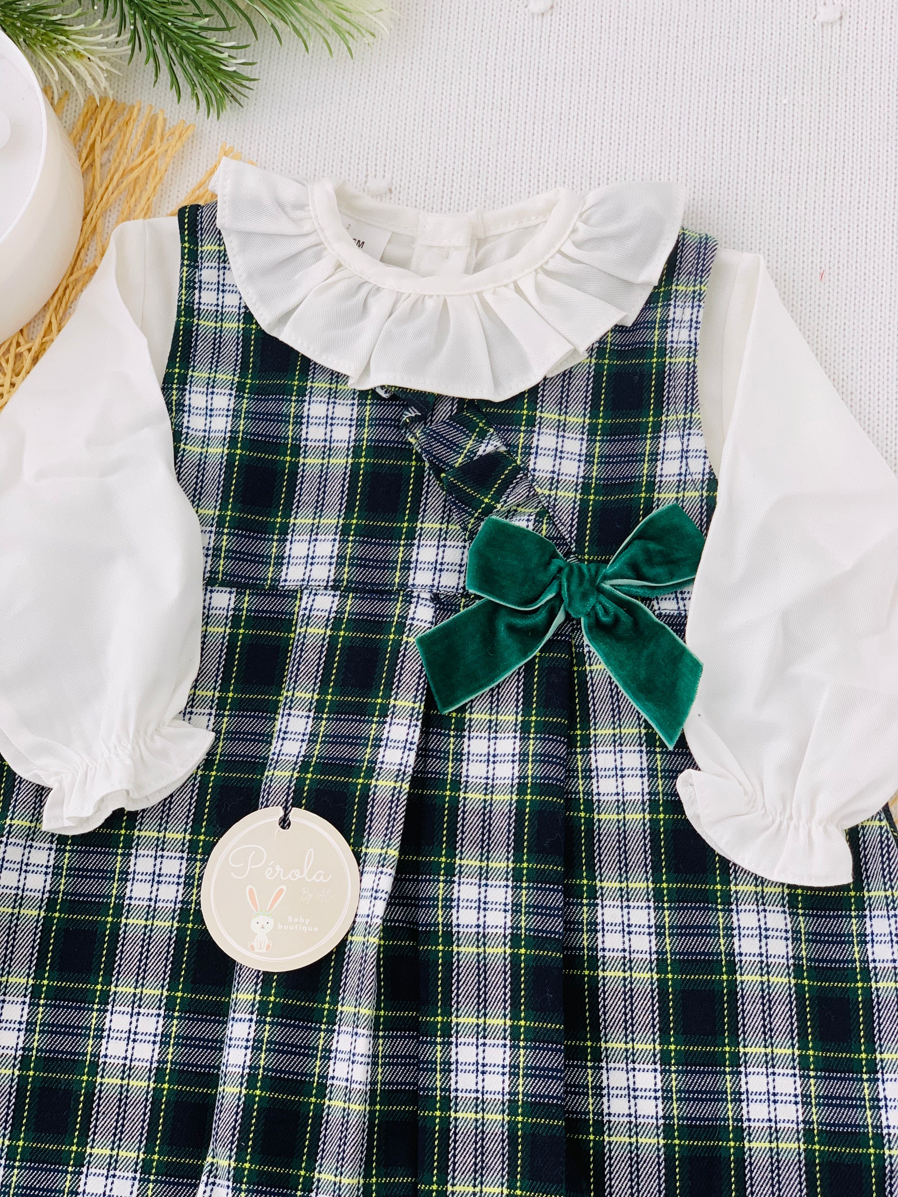 Vestido e blusa xadrez com laço em veludo