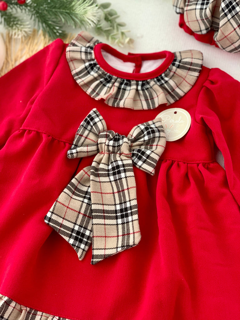 Conjunto Paris: Vestido e bóina em xadrez Burberry