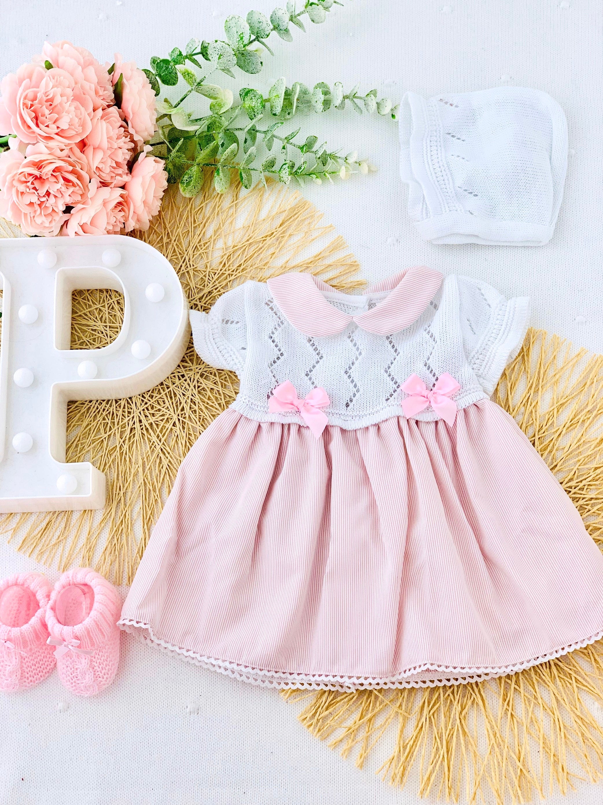 Vestido de manga curta e touca Primavera/Verão