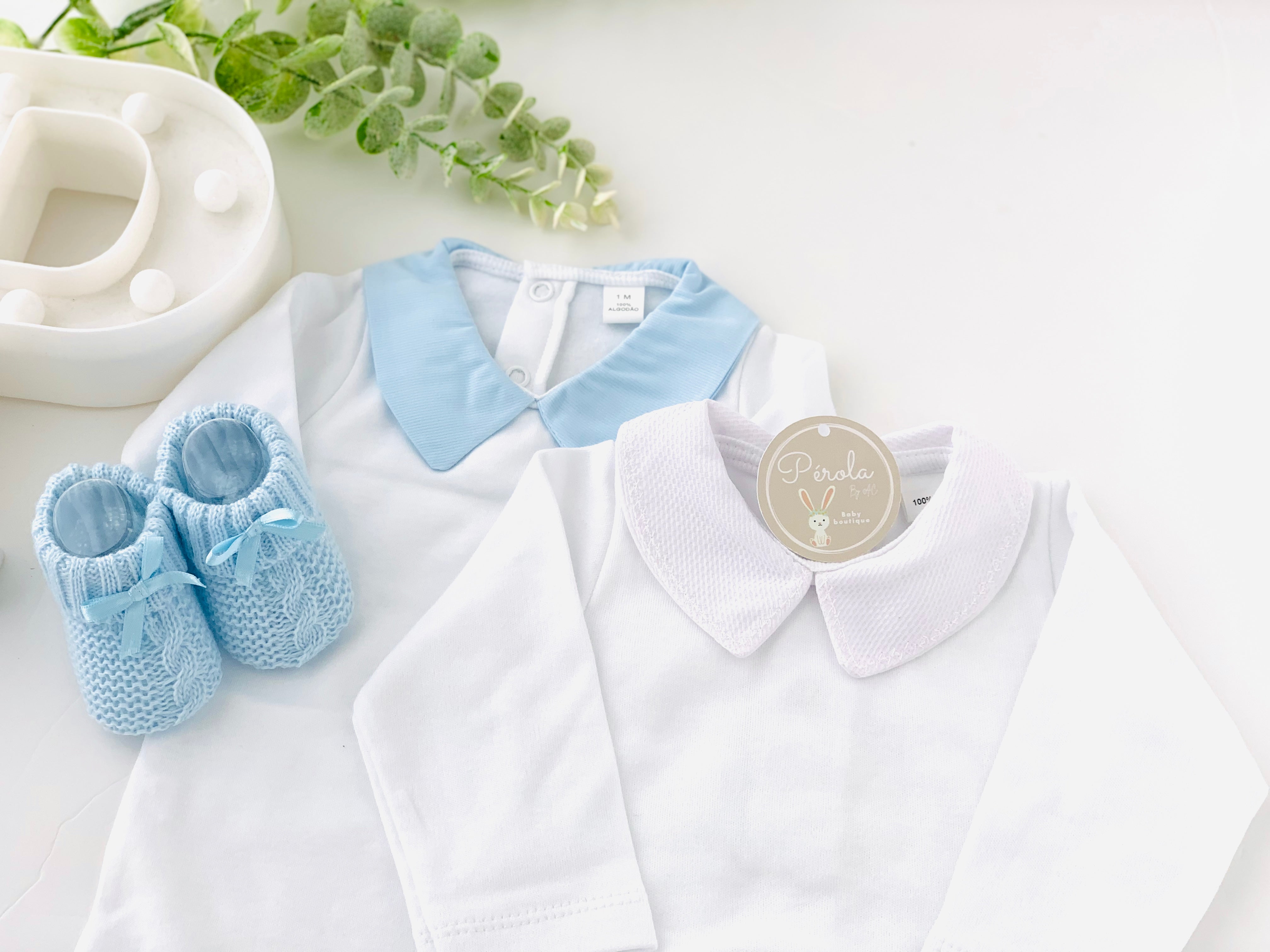 Body com gola de camisa azul (cardado)