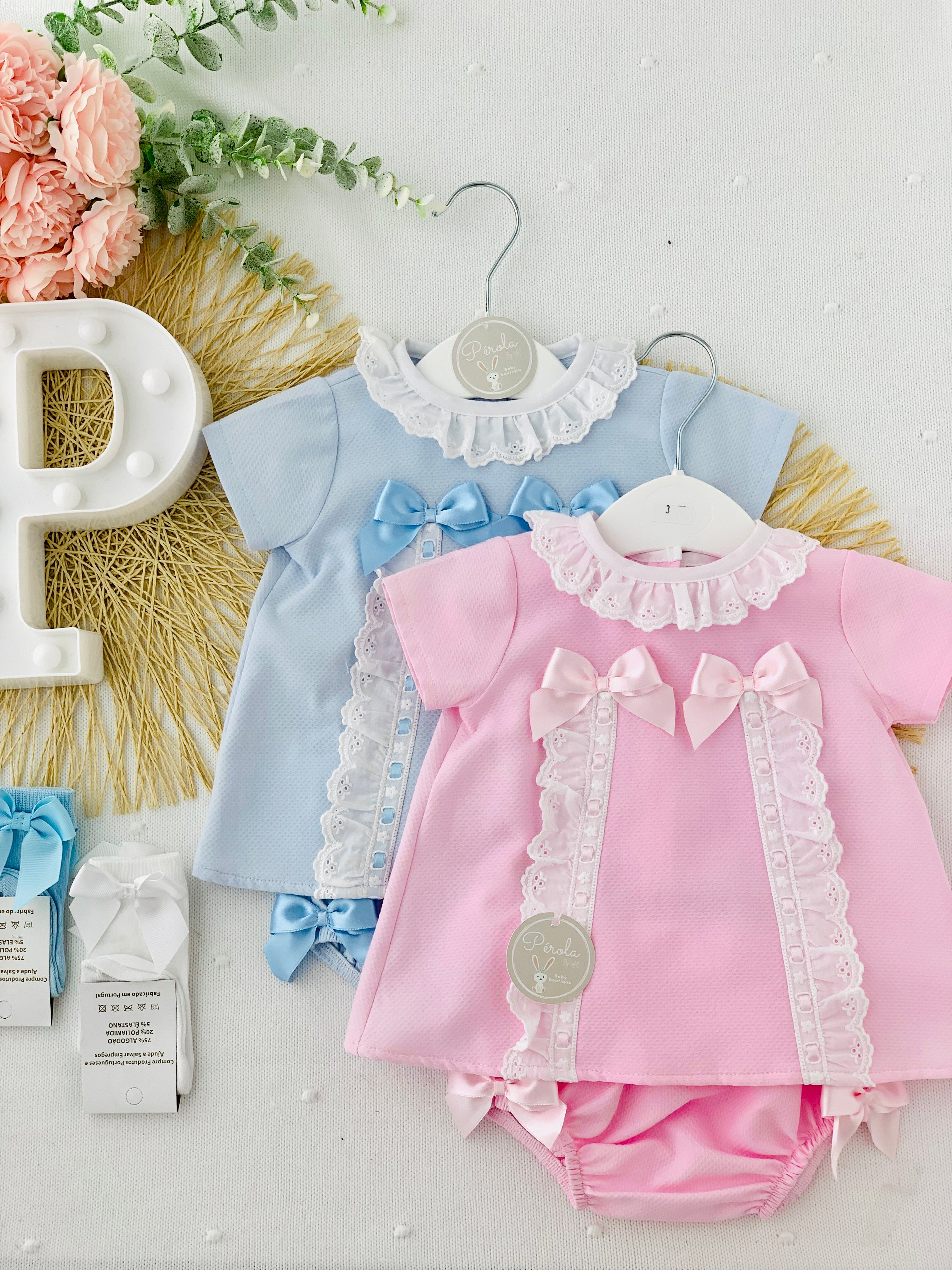 Vestido e tapa fraldas