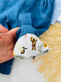 Conjunto calças de ganga, camisa e tshirt