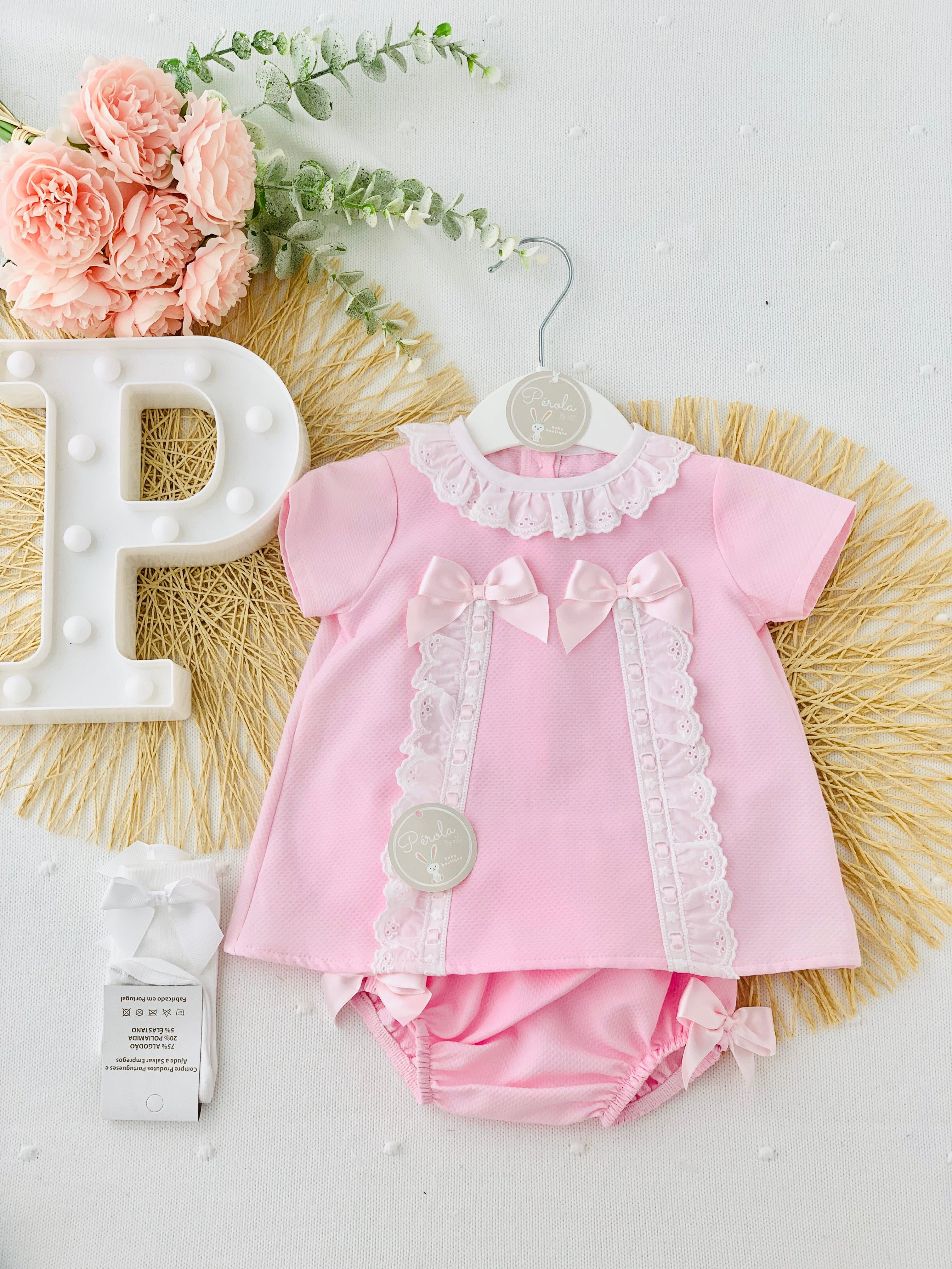 Vestido e tapa fraldas