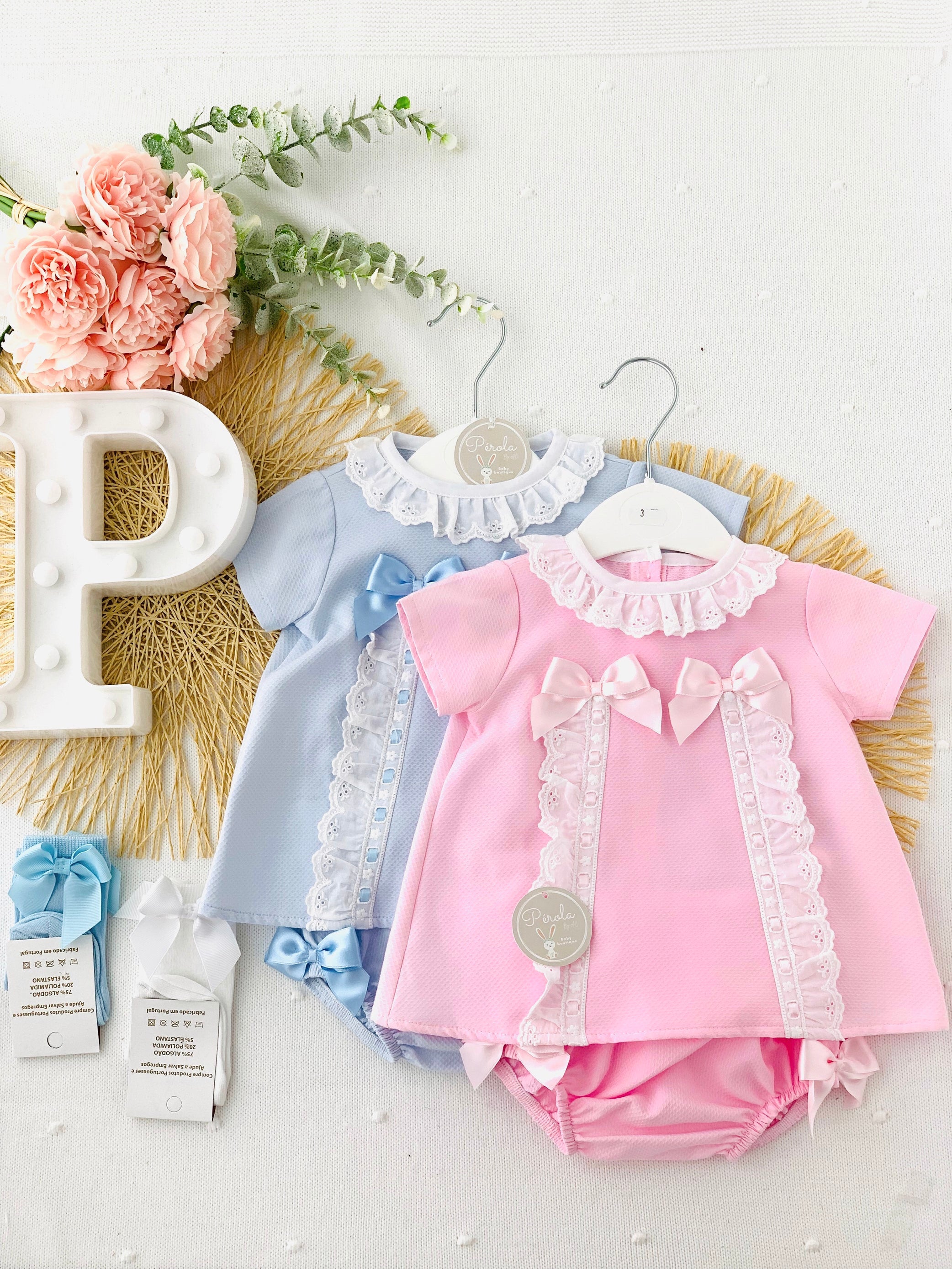 Vestido e tapa fraldas