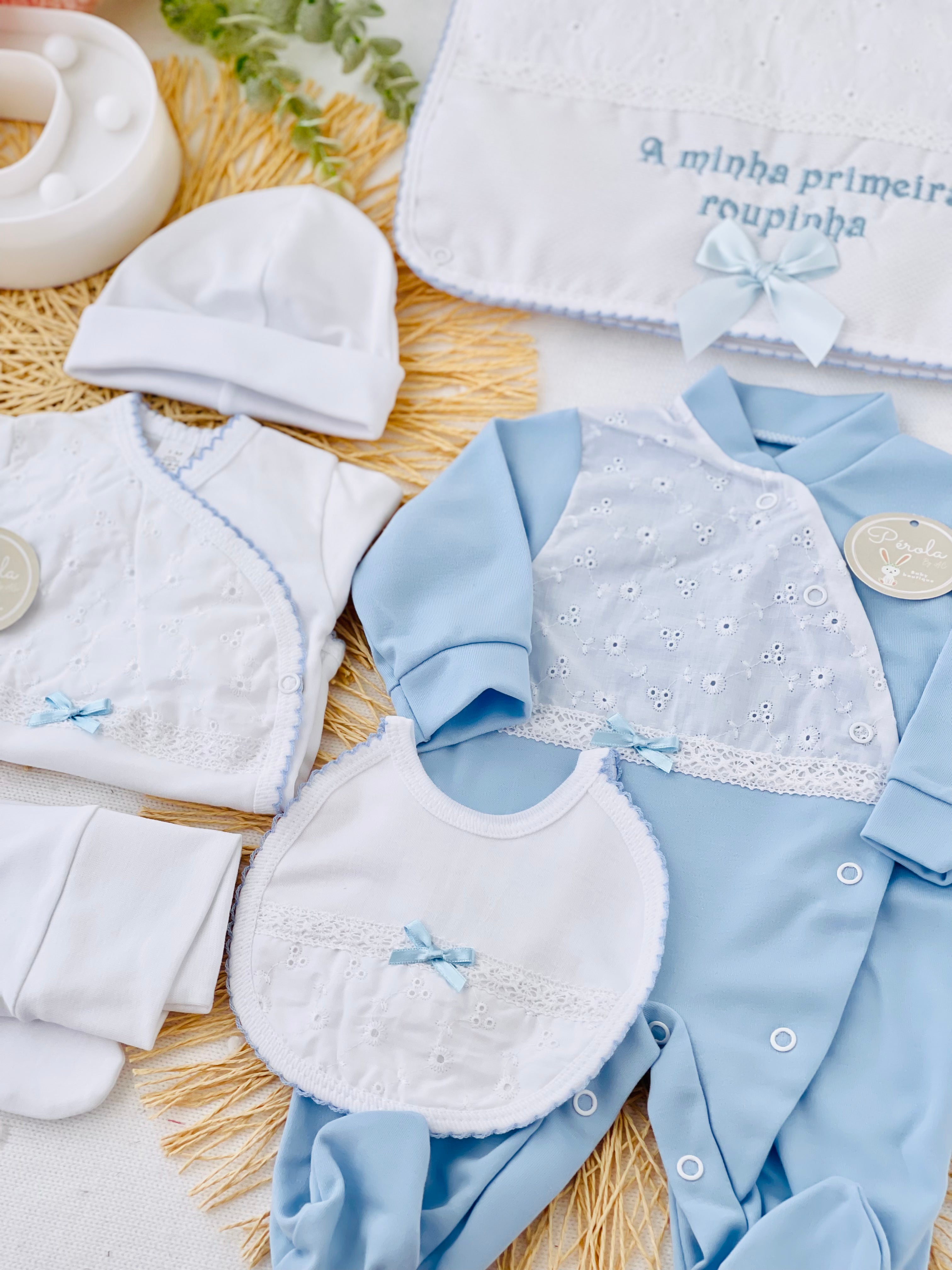 Conjunto primeira roupinha tema Renda