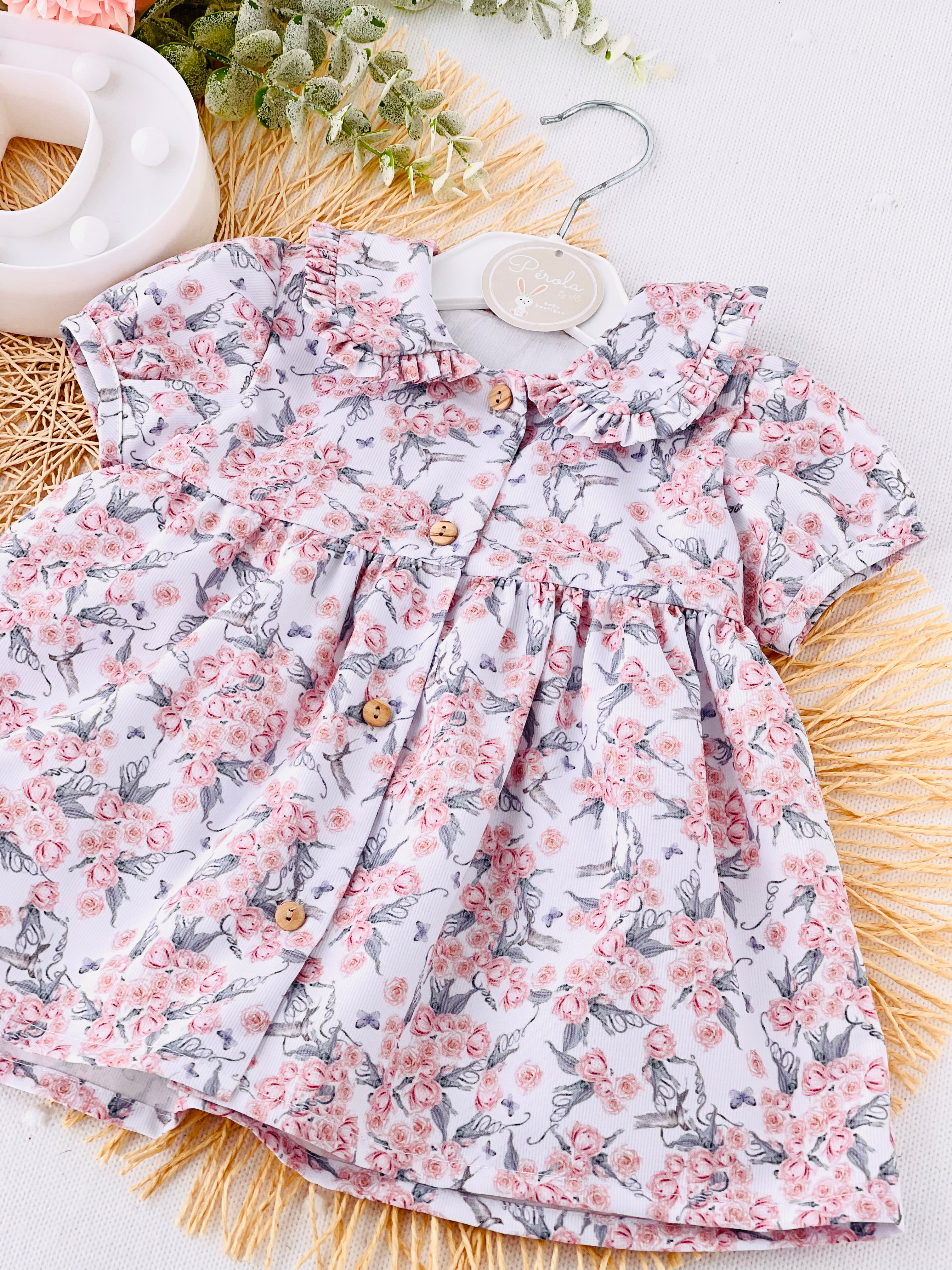 Vestido flores e borboletas