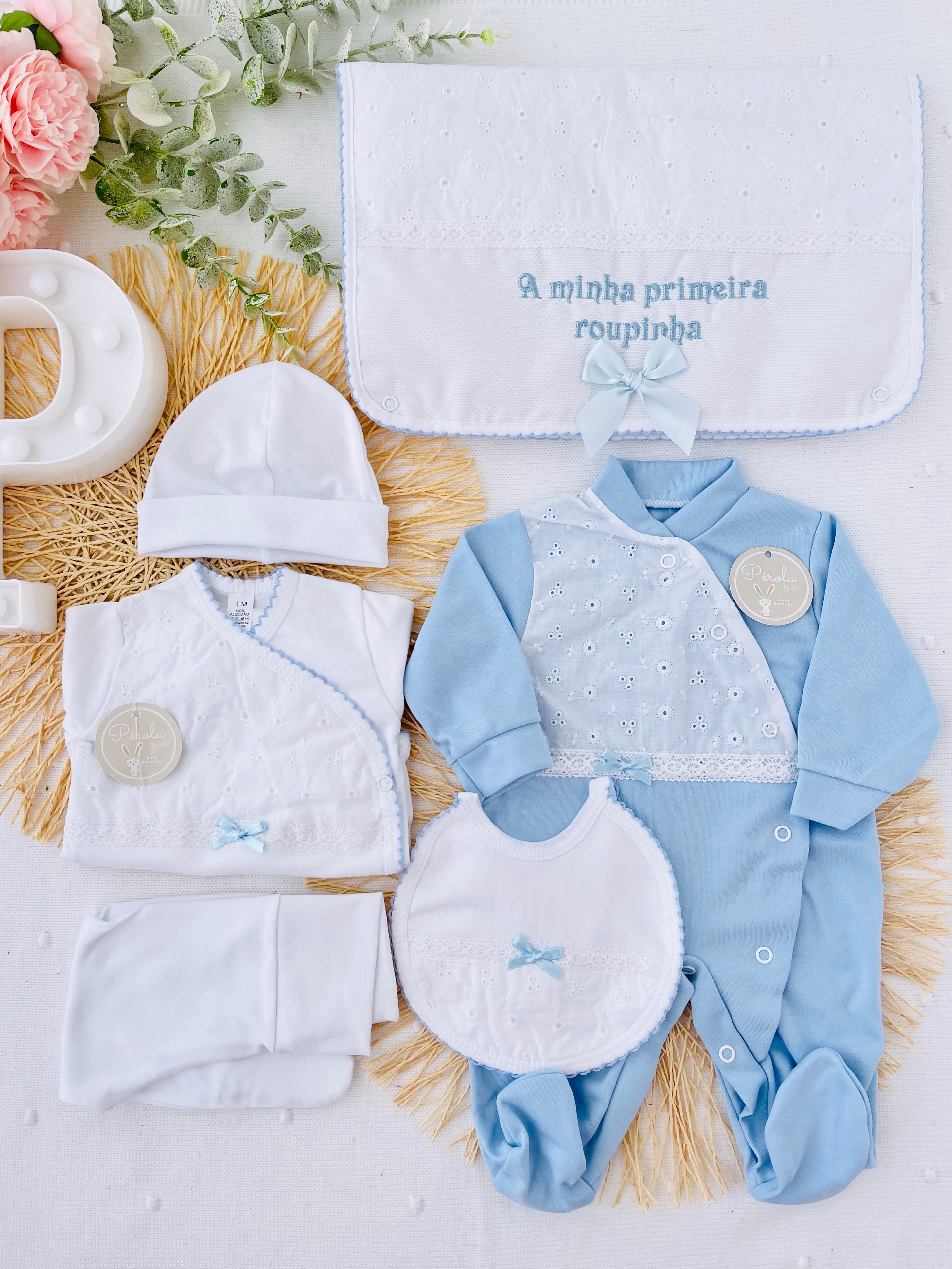Conjunto primeira roupinha tema Renda