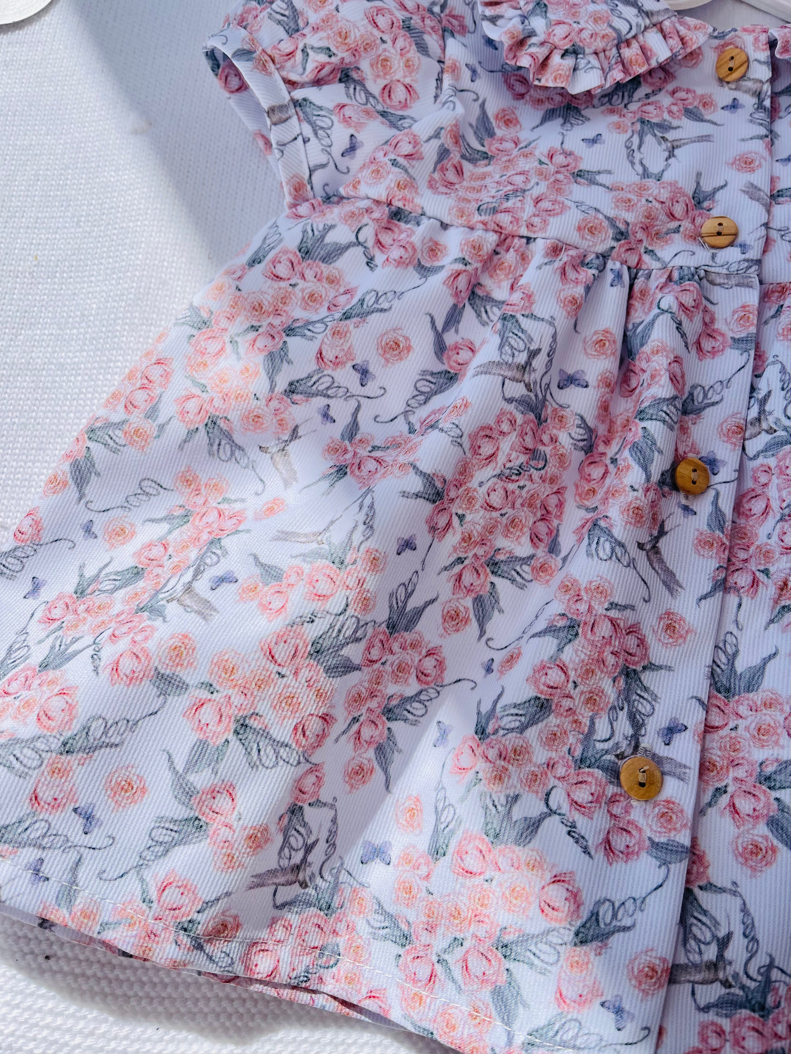 Vestido flores e borboletas