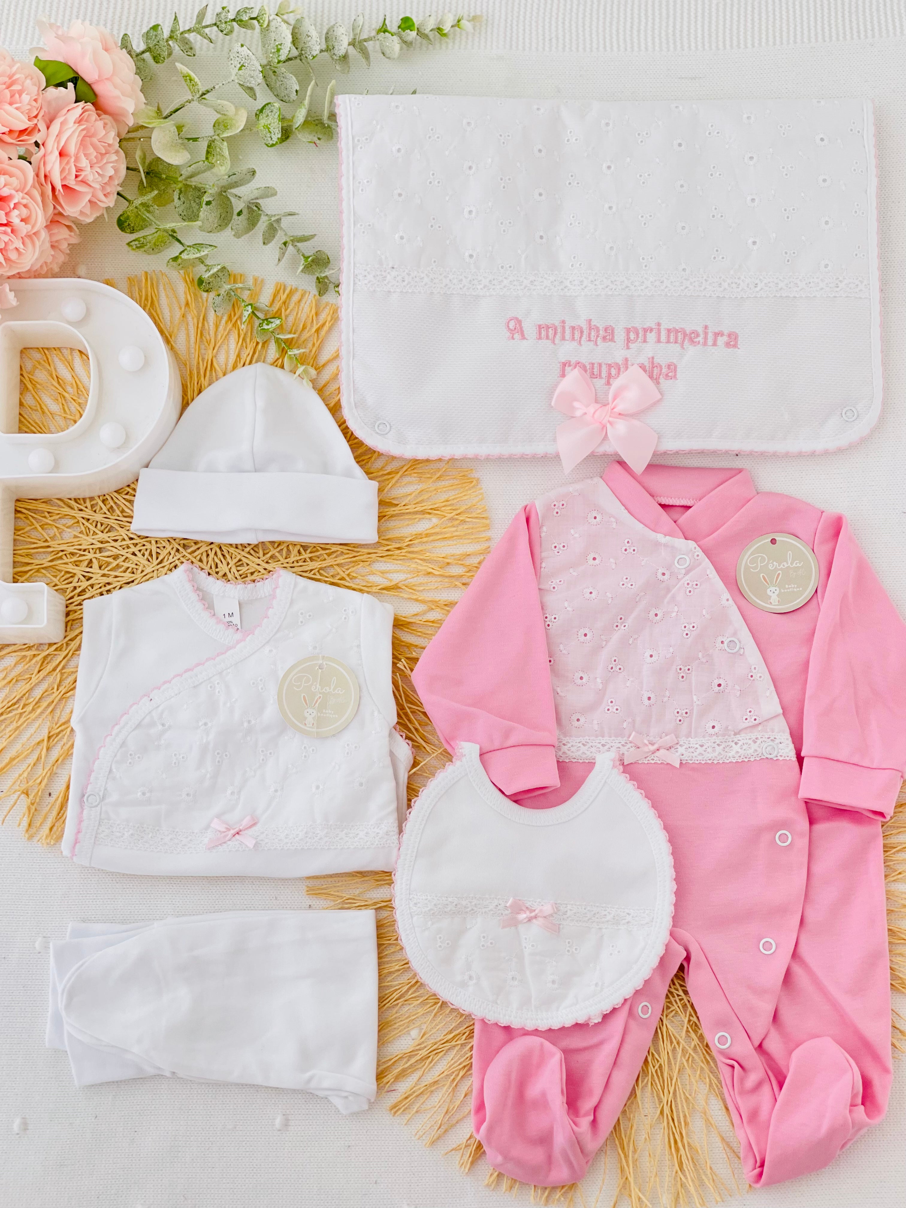 Conjunto primeira roupinha tema Renda